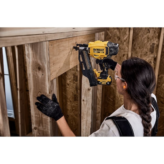 Dewalt DCN930B 20 MAX XR 30-Degreee Framing Nailer (Tool Only)