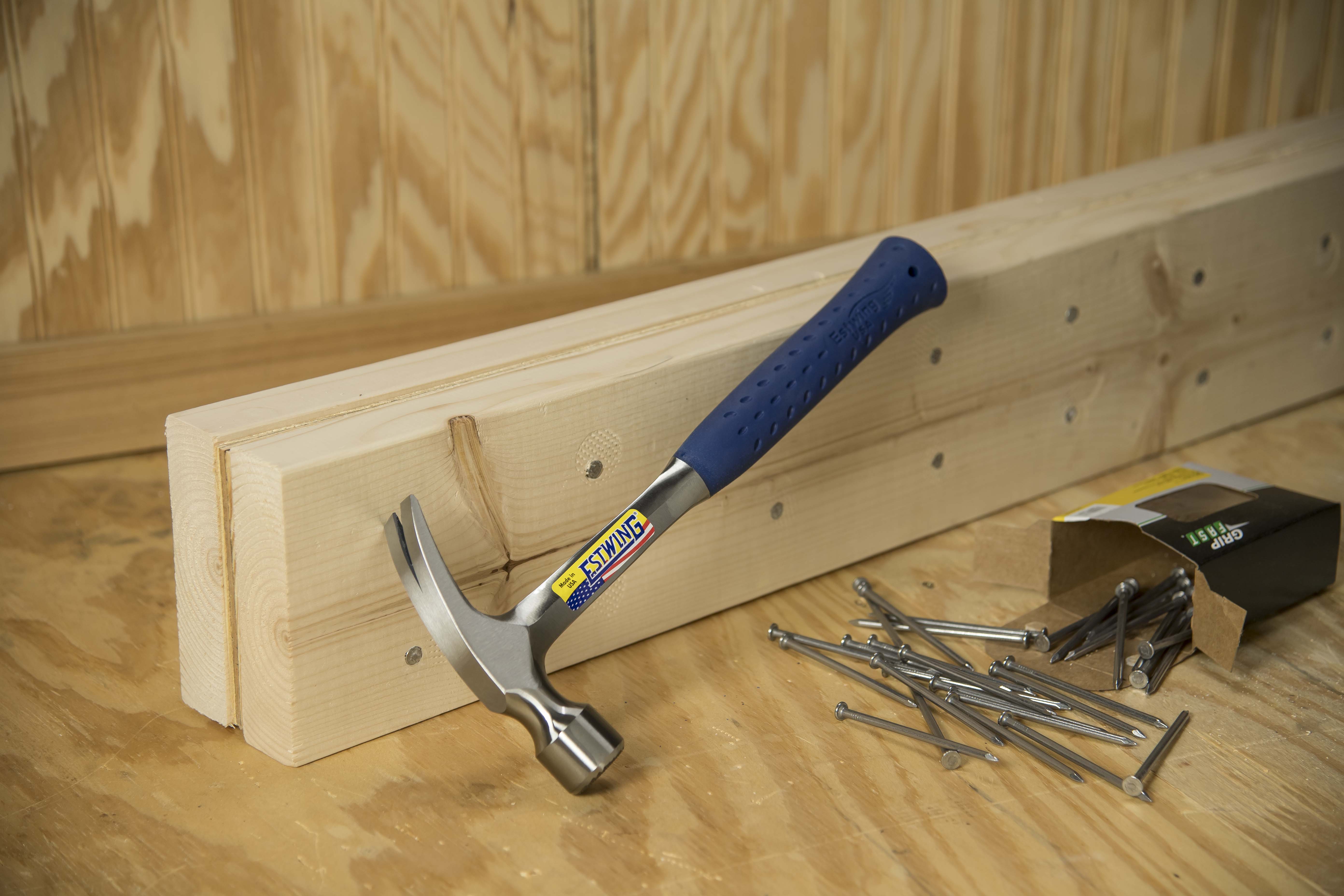 Estwing E3-22SMR 22 oz. x 13-3/4 in. Milled Checkered Face