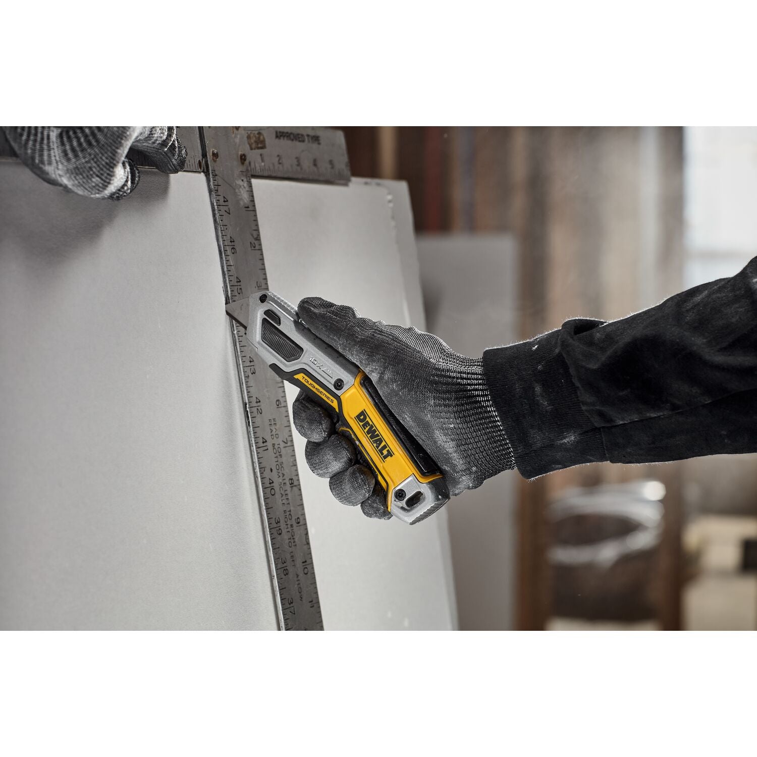 Dewalt DWHT10999 Toughseries Retractable Utility Knife