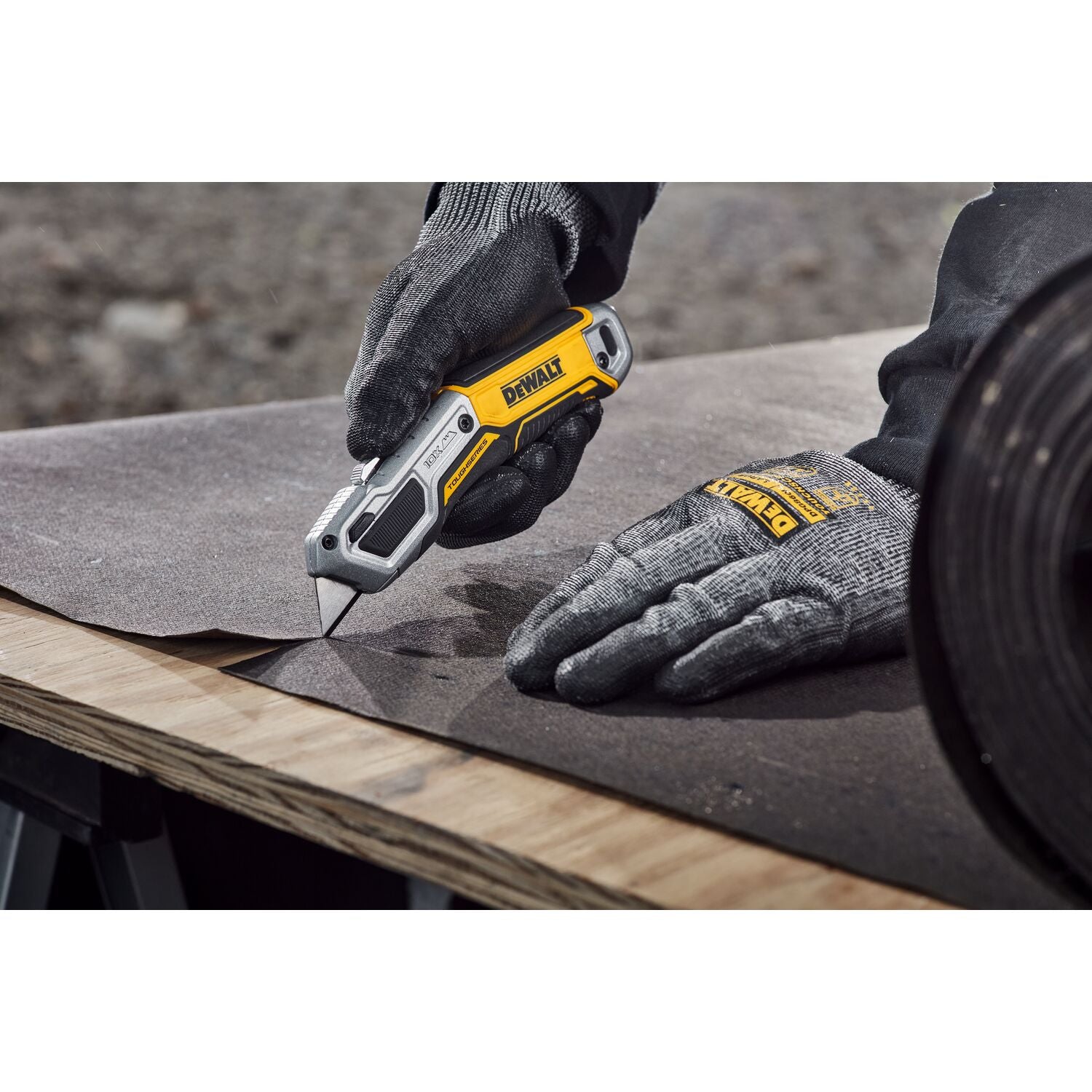Dewalt DWHT10999 Toughseries Retractable Utility Knife