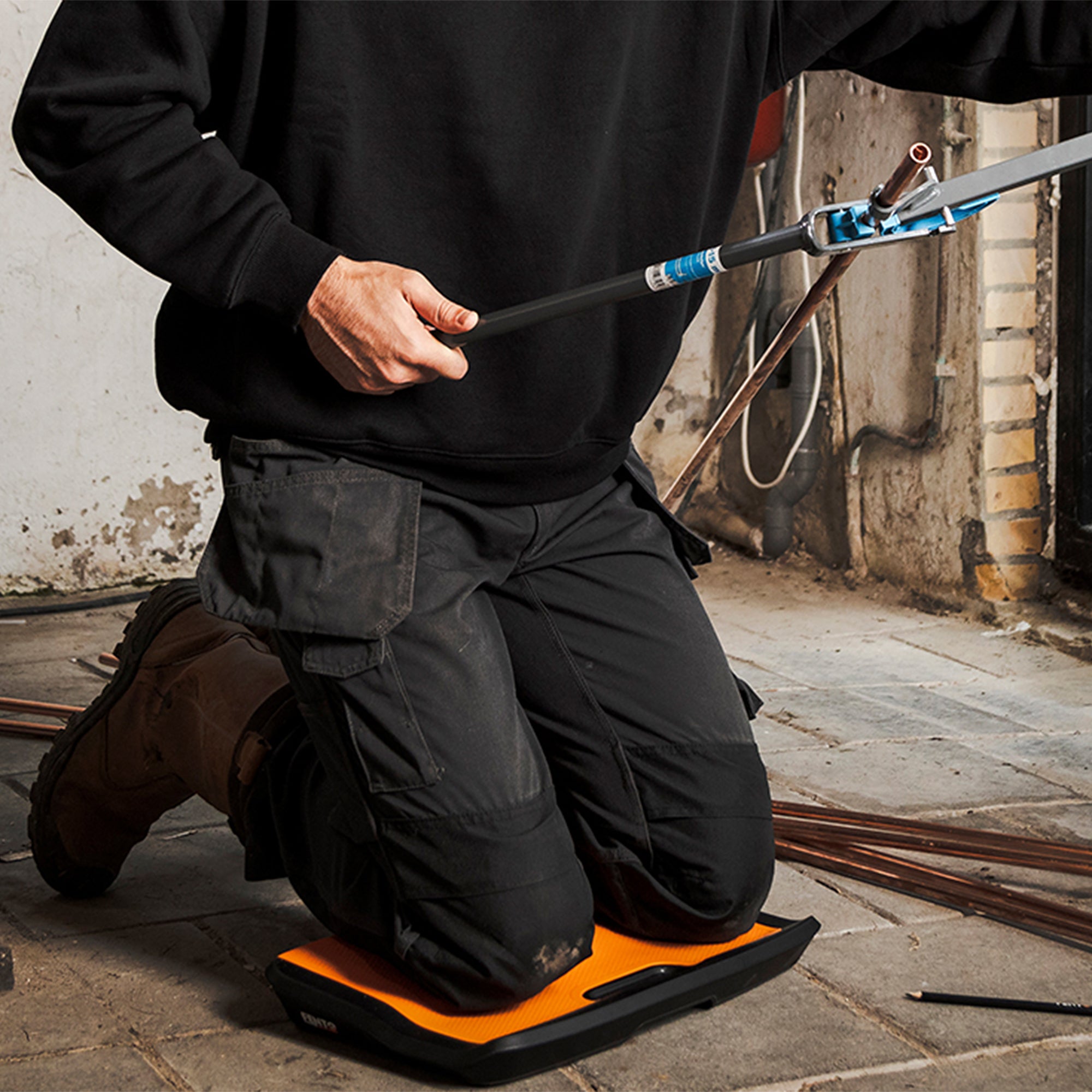 Fento Board M2 - Kneeling Board With Magnetic Tool Tray