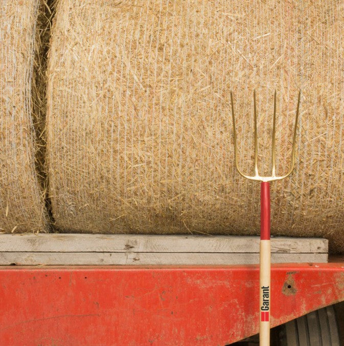 Garant G0413L 48 in. Wooden Handle 4-Tine Manure Pitchfork