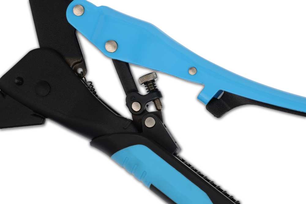 OX OX-P204302 AUTO ADJUST 7 Inches  C CLAMP WITH SWIVEL PAD - GRIPPED