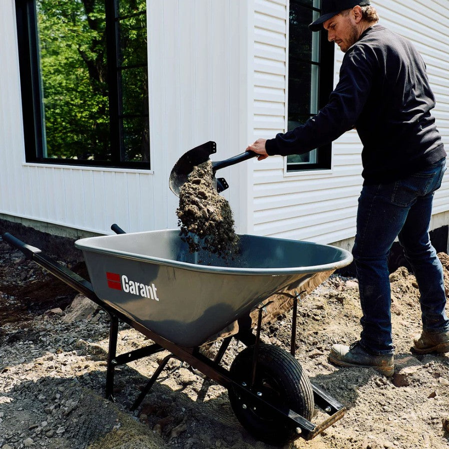 Garant Round Mouth Shovel W/Reflective D-Grip Handle