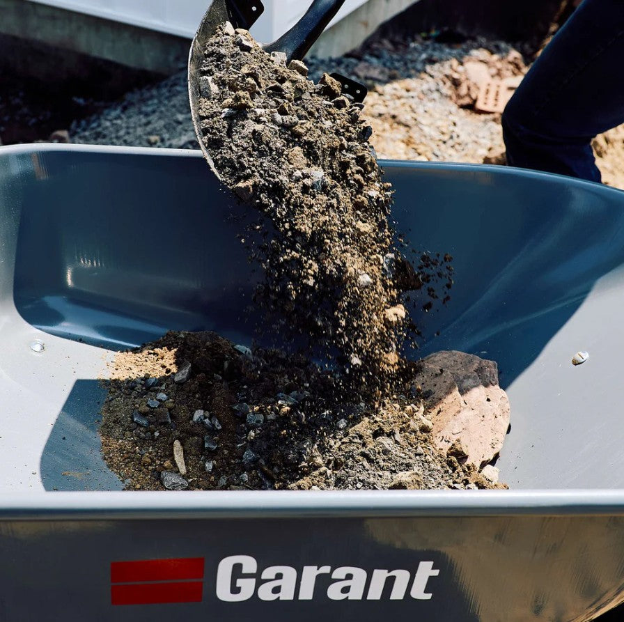 Garant Round Mouth Shovel W/Reflective D-Grip Handle