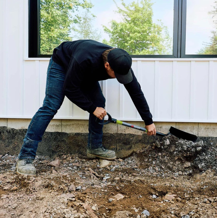 Garant Square Mouth Shovel W/Reflective D-Grip Handle