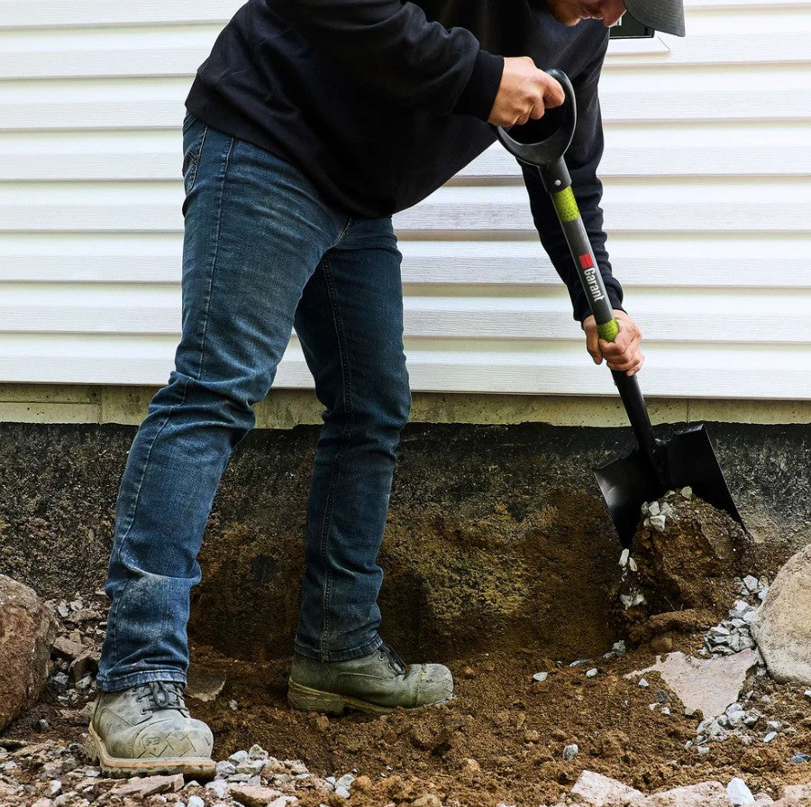 Garant Square Mouth Shovel W/Reflective D-Grip Handle
