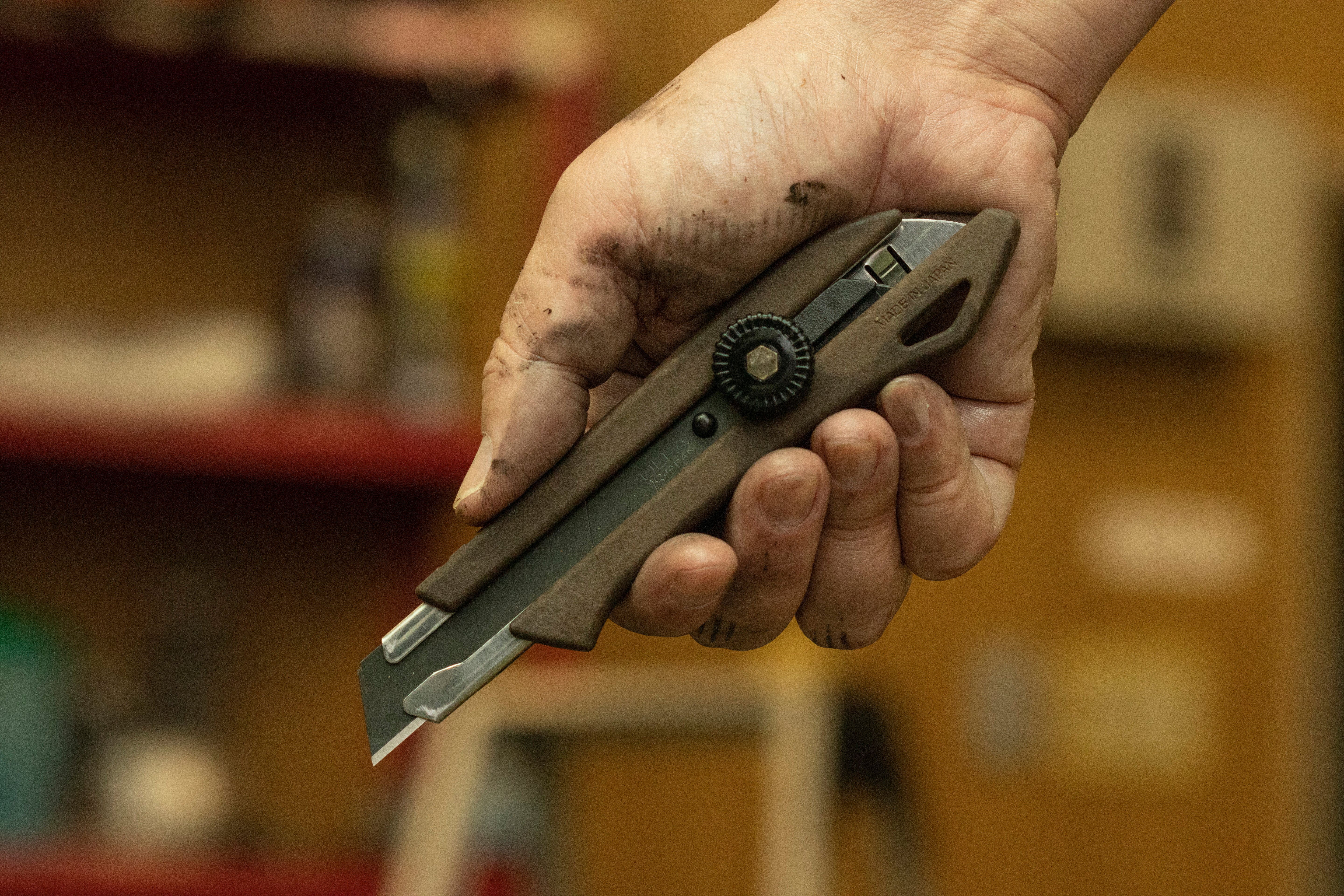Olfa Ratchet Lock Utility Knife w/Composite Wood Handle 18mm