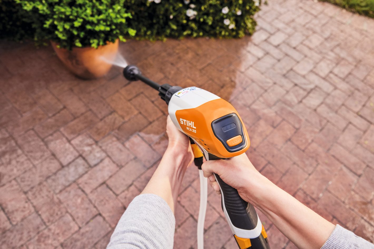 STIHL RA020117612 RCA20-2S Cordless Pressure Washer Kit