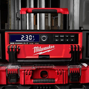 Milwaukee 2950-20 M18 18-Volt PACKOUT Radio and Charger