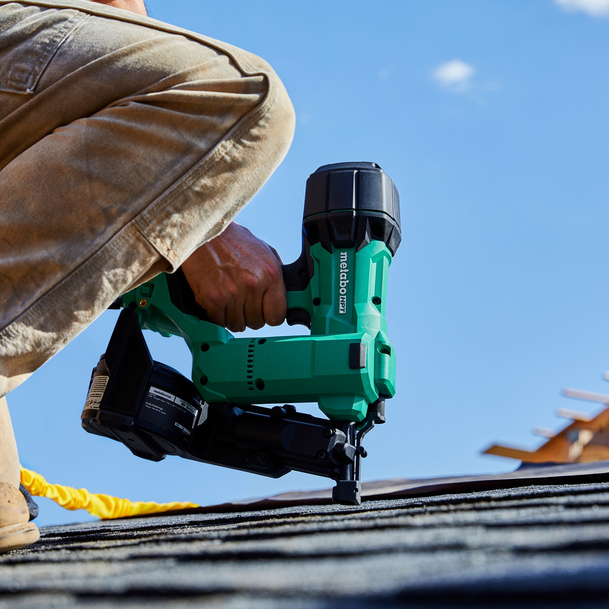 Metabo HPT NV1845DAM 18V Roofing Nailer Kit (1 x 2.0 Ah)