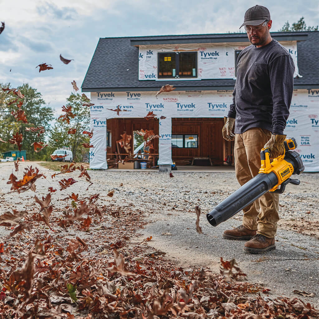 Dewalt 20 volt max deals xr blower