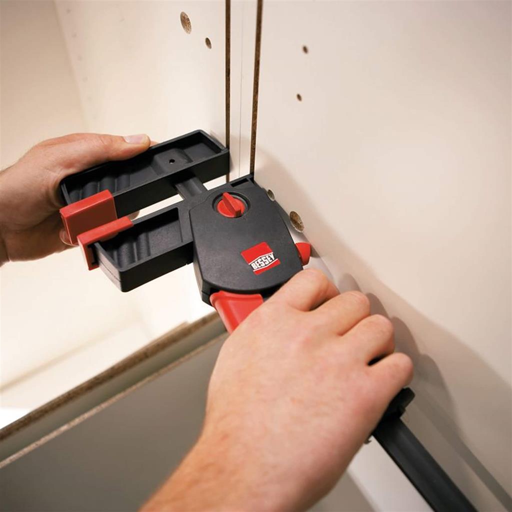 Bessey DUO65-8 24 in. x 3-1/4 in. 260 lb. Clamping Force DuoKlamp Large Surface One Handed Clamp