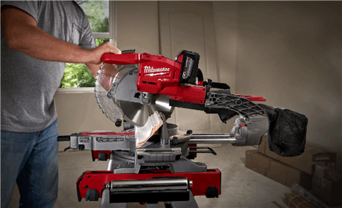 Milwaukee 10 inch mitre outlet saw